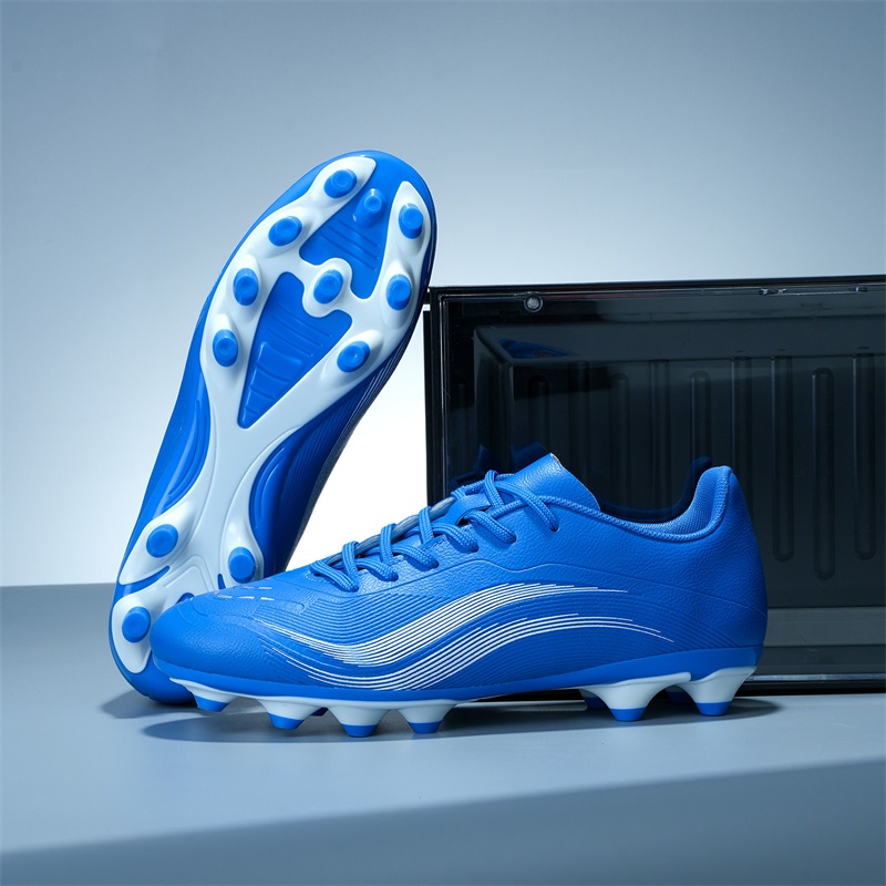 Breathable football shoes for  - đánh giá và giá Men Shoes Must Have